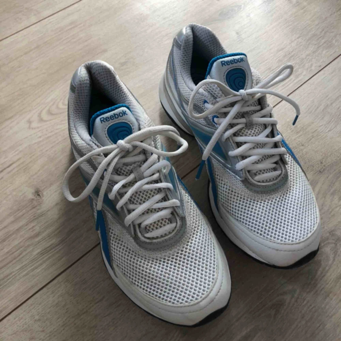 Tränings skor  - 90