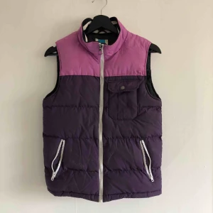  - Lila vest 🌄 kan mötas upp i Jönköping annars står köparen för frakten 
