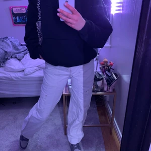 Weekday byxor  - Säljer ett par as feta byxor från weekday, helt oanvända pga fel storlek! 