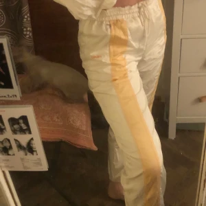 HEAD vindbyxor - Sitter bra över rumpan. Stl S/M