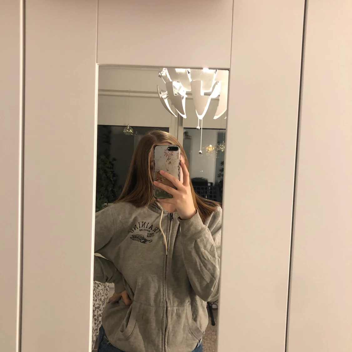 Hoddie med dragkedja.