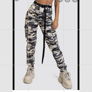 Jeans😍 -  Säljer dessa jeansen från madlady i storlek xs jättefina och dom är i bra skick🥰