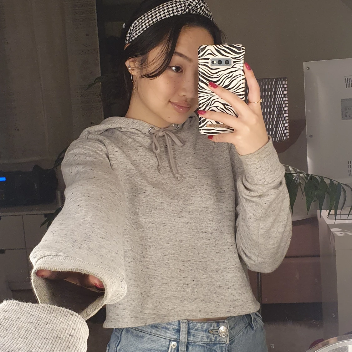 Ljusgrå melerad croppad hoodie sweatshirt 