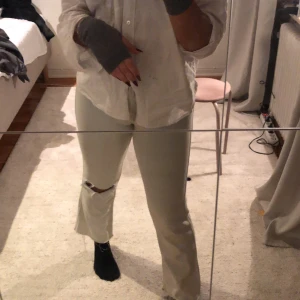 Bikbok  - Slitna jeans från bikbok storlek xs 
