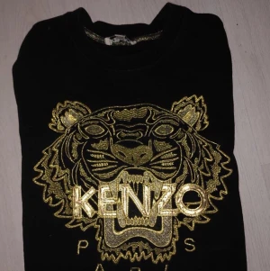 Kenzo sweatshirt  - Kenzo tröja storlek S, bra skick då den bara är använd ett fåtal gånger.