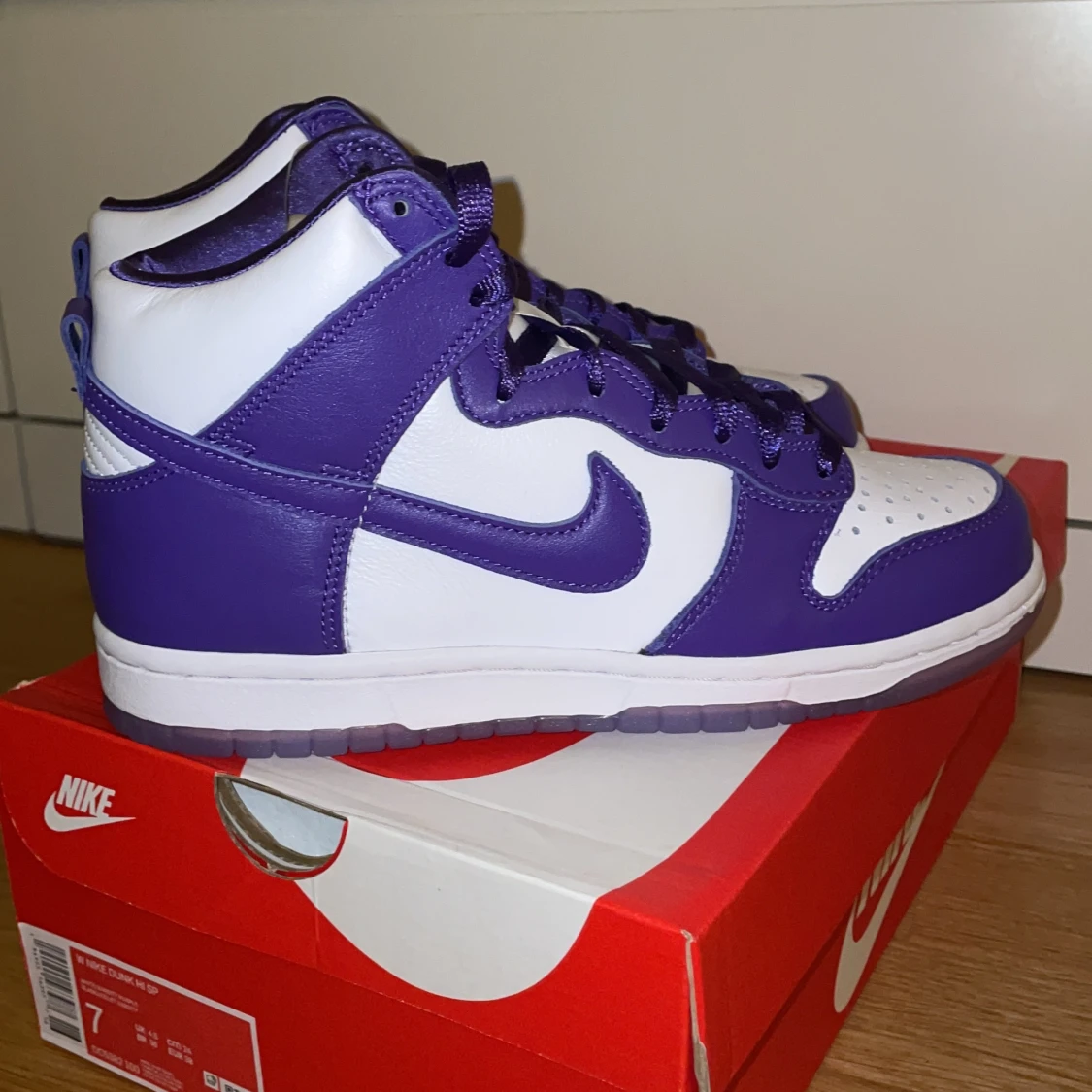 Nike dunk high varsity purple