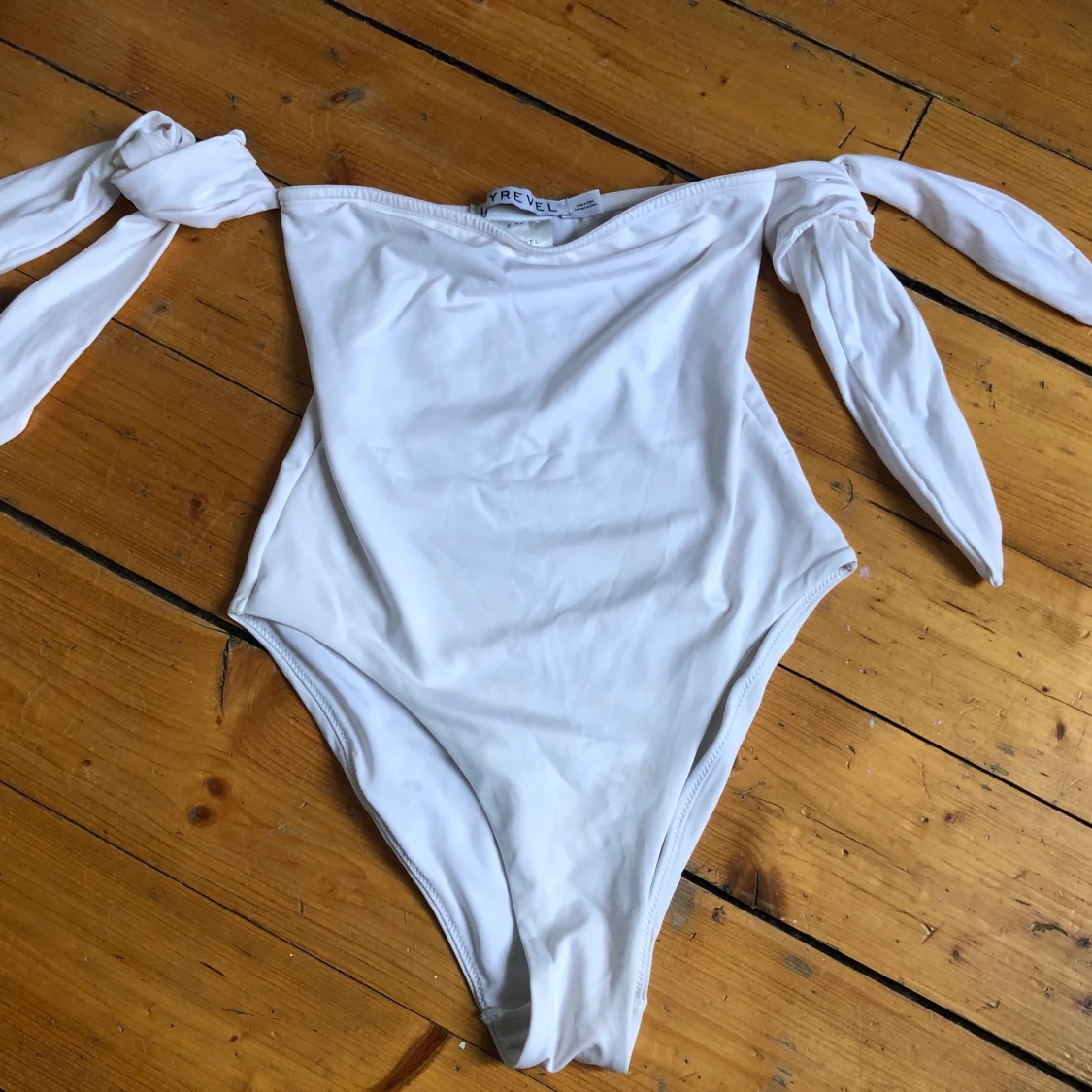 Oanvänd Baddräkt ivyrevel