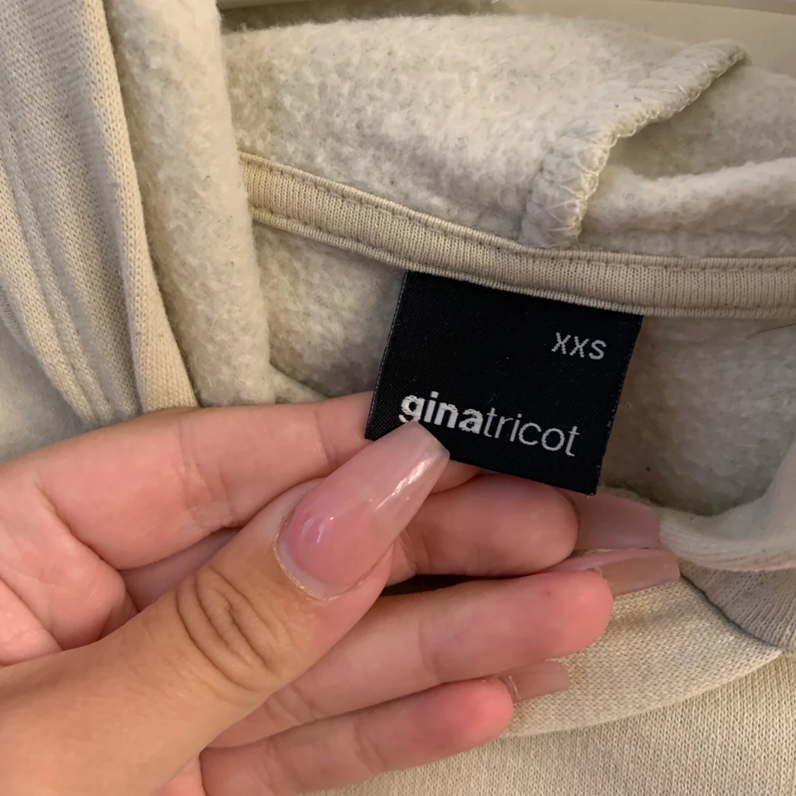 Hoodie från Gina  - 91