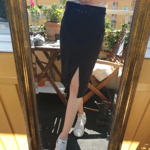 Kjol med slits - Ascool kjol med slits som jag köpte på vinterrean i år men som inte kommer till användning.