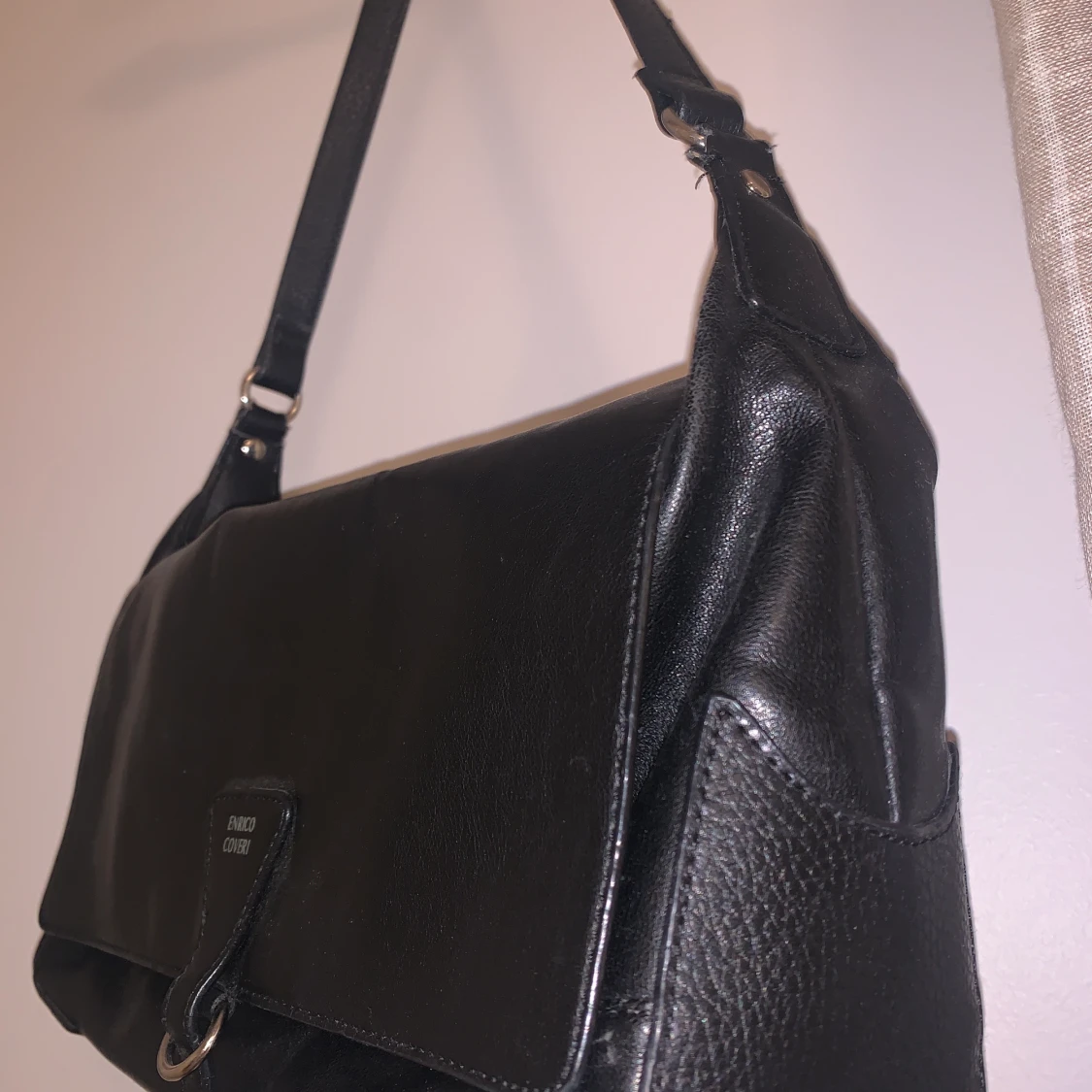 Svart väska i läder! - 90