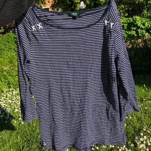 ralph lauren tröja - randig ralph lauren tröja marinblå strl L, köpare står för frakt 