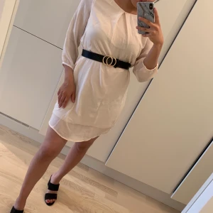 Klänning - Klänning i storlek 34. Säljer för 60kr & frakt tillkommer 🌸