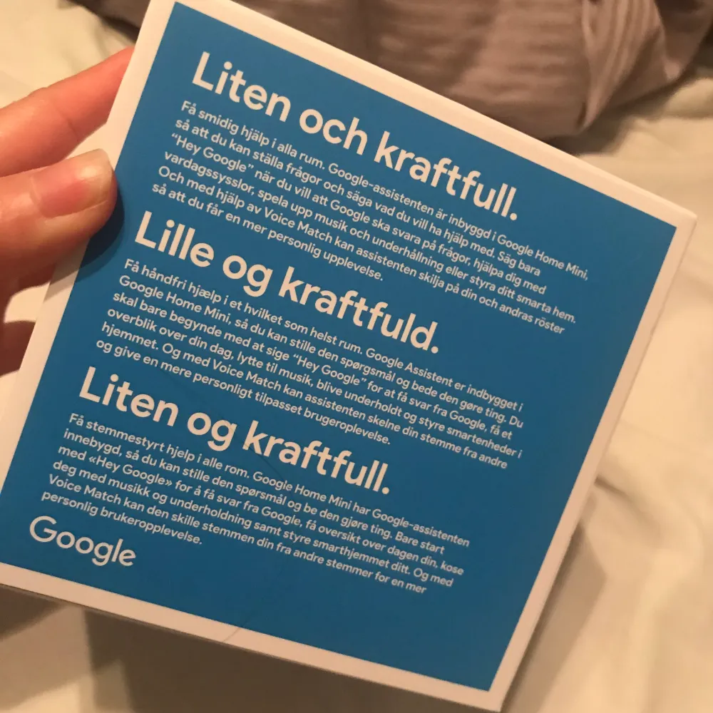 Säljer min Google home mini i färgen grå. Produkten är endast testad en gång och har svensk version. Allt finns kvar i originalförpackningen.. Accessoarer.