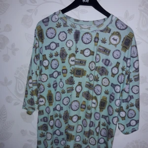 odd future tröja - 420 odd future tröja. den e mycket oversised och använde den rätt så mycket konditon8/10