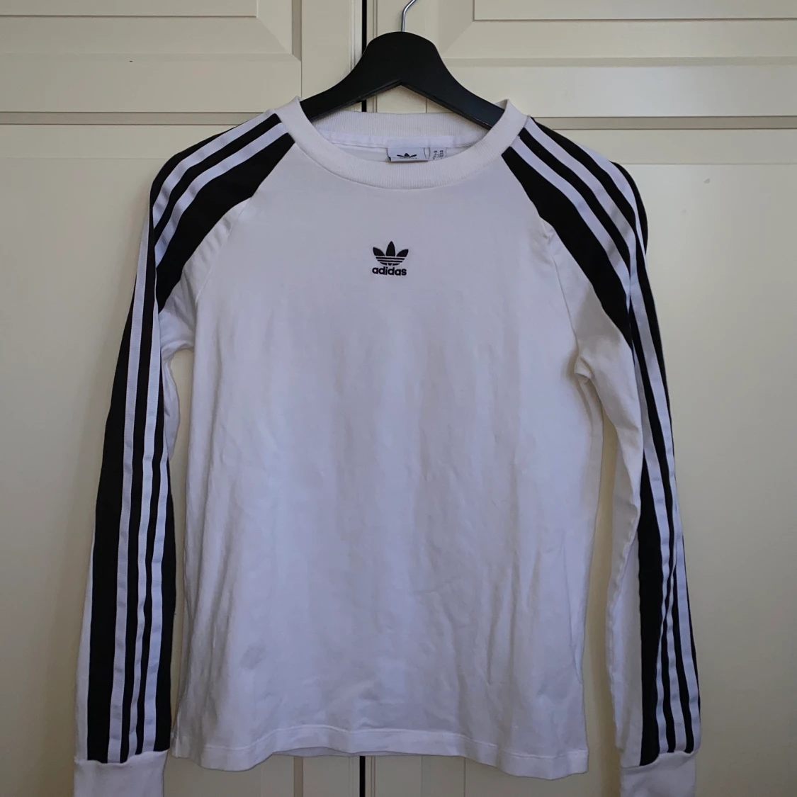 Adidas tröja strl XS