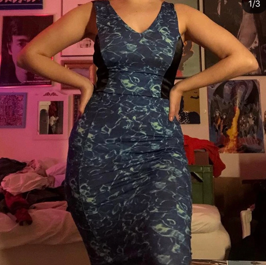 Klänning i vattenmönster