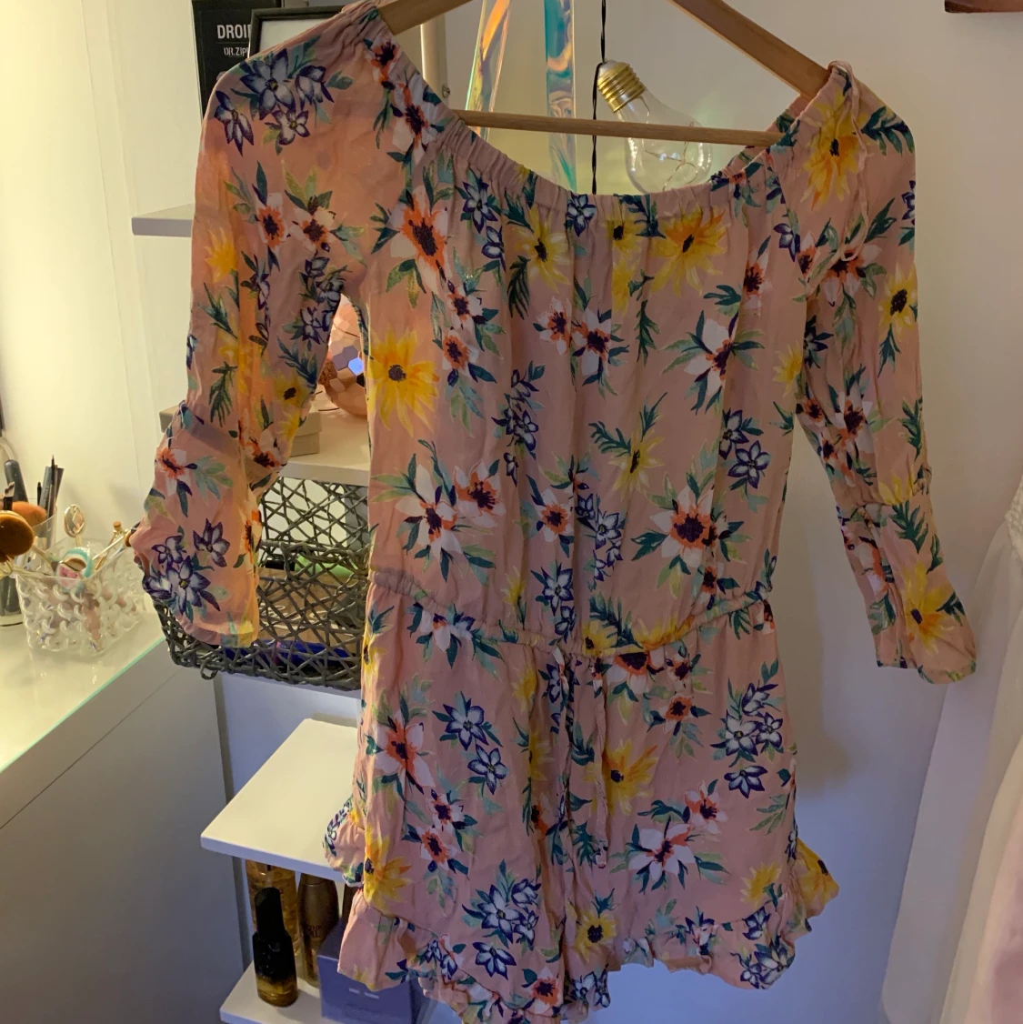 Blommig byxdress  - 90