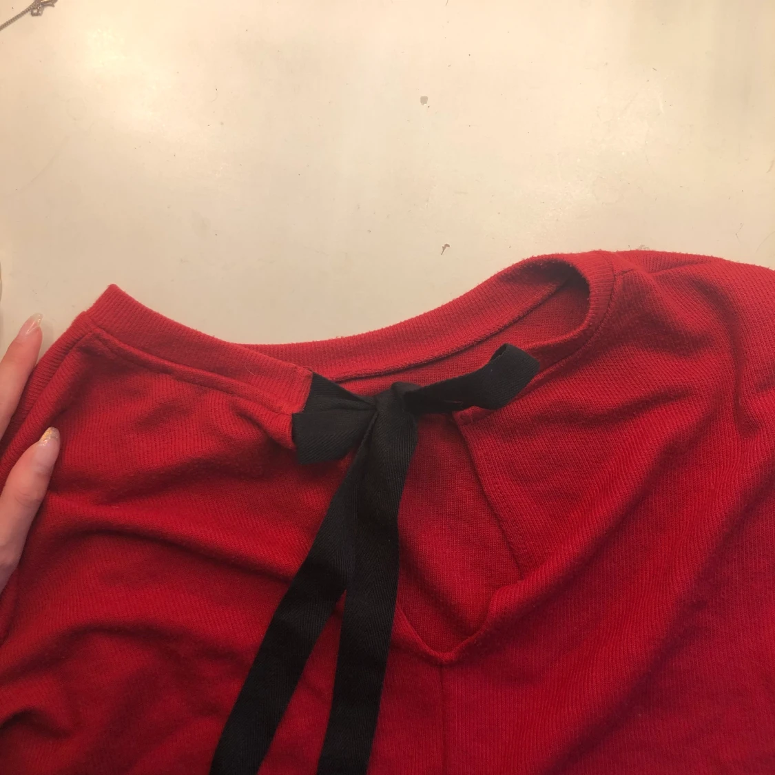 röd tröja med knyte - 91