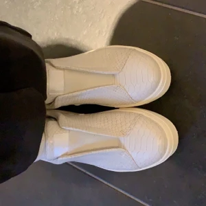 Eytys - Säljer mina eytys i storlek 36 , använda Max 3-5 ggr är öppen för förslag på priser