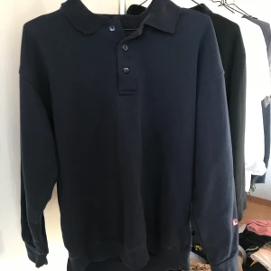 Tröja  - Jätteskönt material! Som nyskick! Frakt:66kr 👾