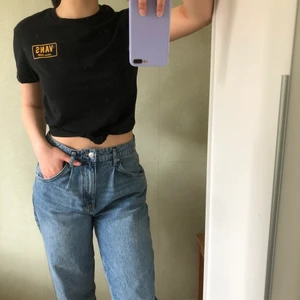 Vans T-shirt strl S - En snygg T-shirt från Vans. Den är helt oanvänd men prislappen är tyvärr inte kvar då tröjan har tvättats:/ passar S/XS. 