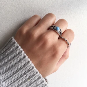 Ringar  - 2 st ringar ca. 17 mm i diameter. Skriv till mig vid intresse eller om du har några frågor☀️ Fraktkostnad tillkommer! 