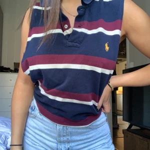  Ralph lauren topp - Säljer denna topp från Ralph lauren i bra skick 