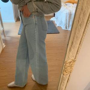Nästan helt oanvända jeans ifrån Junkyard i storlek 26 (säljer  för att dem är köpta i fel storlek) köparen står för frakten😊