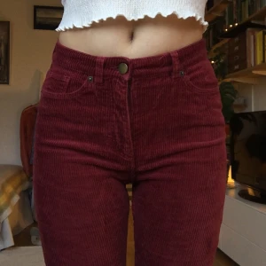 Manchesterbrallor! - finaste manchesterdrömmen som jag tyvärr växt ur. de är lite korta på mig som syns på bilden, och jag är 173! möts upp i alvik, annars kostar frakten 63 kr