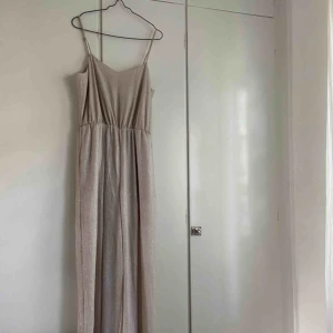  - Fin byxdress från H&M. 