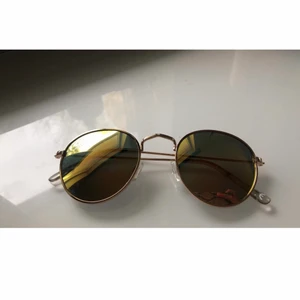 Solglasögon - Solglasögon från okänt märke. Aldrig använda. Frakt ingår🌸