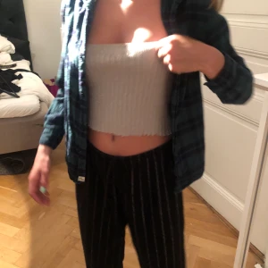 Flanell skjorta - Säljer två styckna likadana Super fina flanell skjorta från zara xs-s