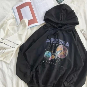 Arizona hoodie - Snygg hoodie från @byanastasia på instagram som inte finns kvar hos dem längre. Köptes för 300 men har knappt använts