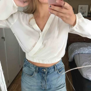 Blus - Blus med resår! Aldrig använd, nyskick! Frakt 30kr 😎