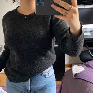  - Köpt på vero Moda för ett tag sedan för 250, använd 3/4 gånger passar till allt men får ingen användning för den. Frakt tillkommer