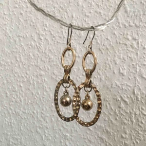  - Superfina örhängen! Köpta på secondhand men aldrig använda . 