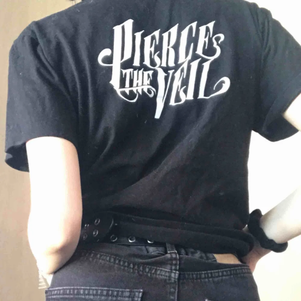 Pierce the Veil tröja i strl S. Frakt ingår i priset✨. T-shirts.