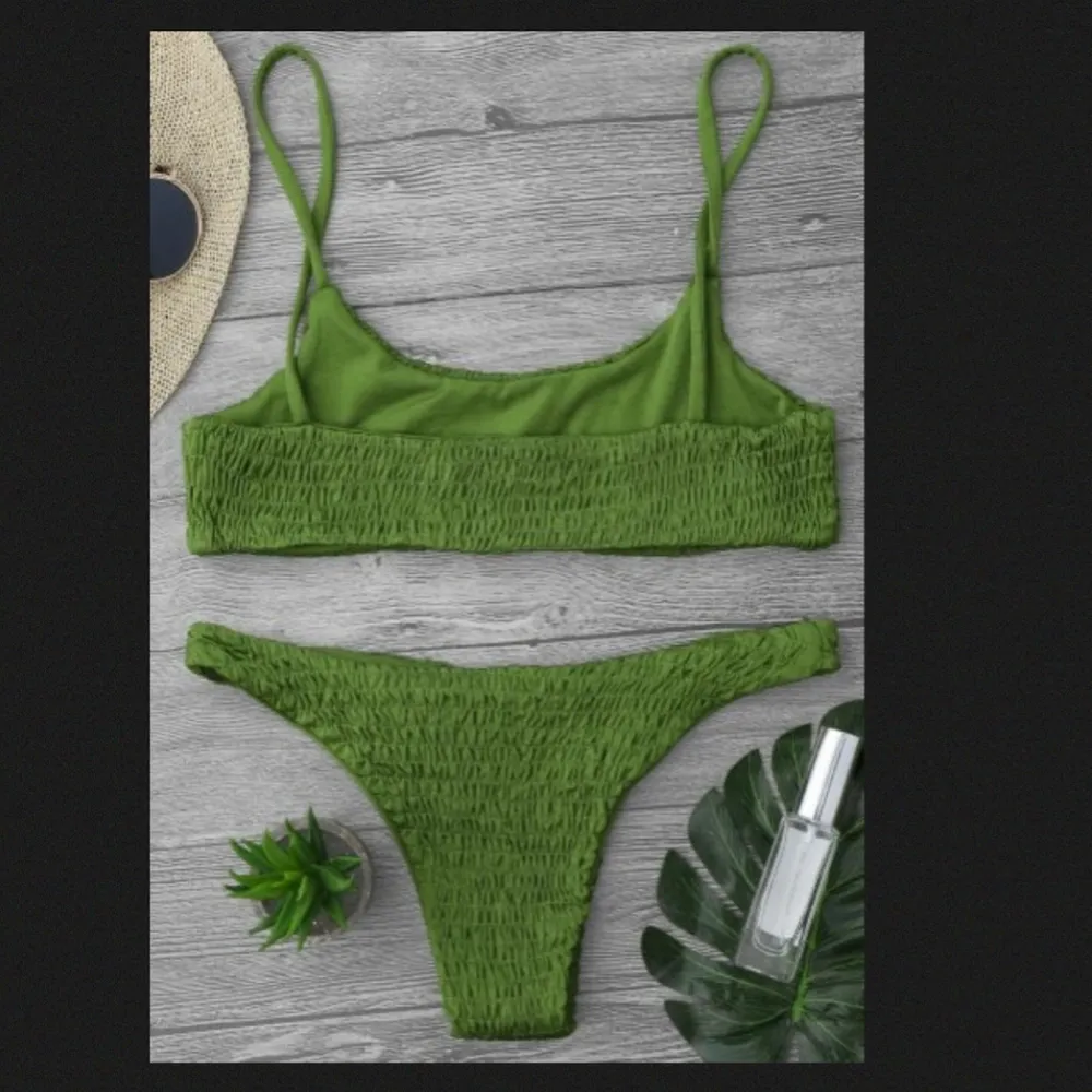 Säljer denna gröna bikini köpt på zaful. Säljer då den är för liten för mig, det är storlek M men skulle säga att den passar storlek S bättre. Använd nån enstaka gång förra sommaren.. Övrigt.