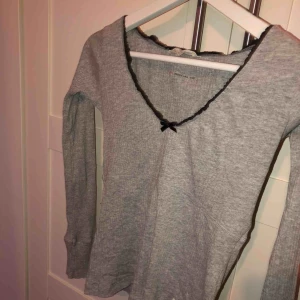  - XS, tröjan är i ny skick. Säljes på grund av att jag tyvärr inte får användningstillfälle