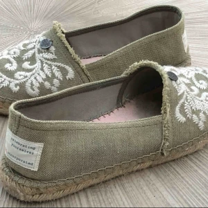  - OddMolly tygskor lite små i storlek,bra skick