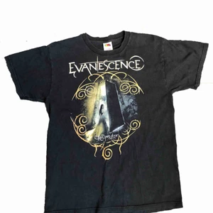  - Vintage Band T-Shirt med sjukt snyggt motiv och fading