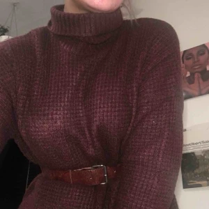  - Är 170cm och den sitter som en klänning på mig, från Linn Ahlborgs kollektion på NA-KD. Använd max 2 gånger, frakt tillkommer! 