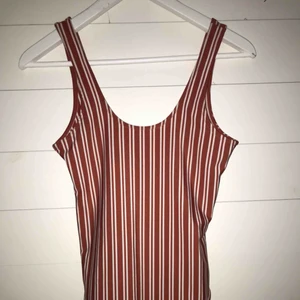  - Snygg body från bikbok, perfekt till sommaren! 