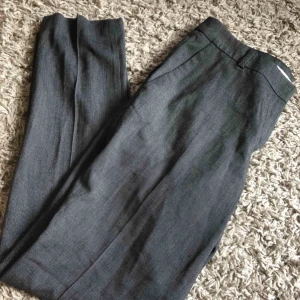  - Kostym byxor från H&M  Oanvända 