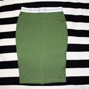  - Kjol från aimn i nyskick. 