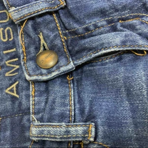  - Väldigt simpla shorts. Priset är mycket förhandlingsbart. Inte använda mycket och rekommenderas INTE till tjejer med större rumpa och kurvigare form. 