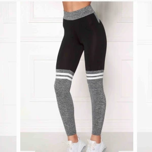  - Träningstights från Bubbleroom, aldrig använda.  Frakt tillkommer. 