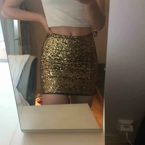  - Guldig paljett kjol Bekväm 