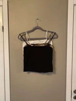 gina tricot linnen  - tre st begagnade gina tricot linnen  nypris 100:- st vid intresse kan fler bilder skickas  