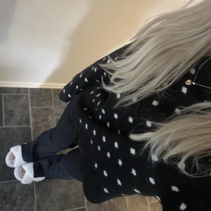 prickig stickad tröja - super skön och fin tröja